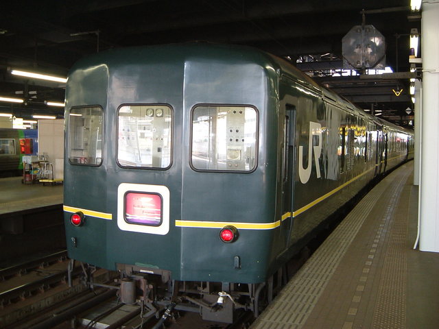 ダイナープレヤデス - 札幌駅で出発を待つ寝台特急トワイライトエク