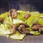 Stir-fried beef tendon with salted cabbage