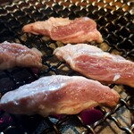 ホルモン焼肉 - 