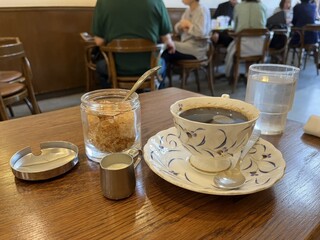 コーヒーハウス マキ - 千さんはダッチコーヒー。このブラウンシュガー懐かしい！子どもの頃、摘んで食べて叱られましたww