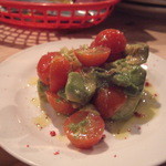 パーラー３０５ - アボガドとトマトのマリネ