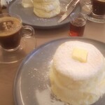 ミカサデコ&カフェ - リコッタチーズパンケーキ＆アメリカーノ