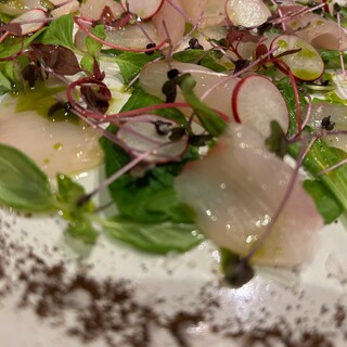 There is also a "carpaccio" where you can enjoy the fresh fish of the day and two types of courses.