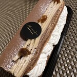 Patisserie Chocolaterie Recit - エクレールマロンカシスフィグ　850円