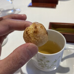 カンパーニュ - 一口シュークリーム、生チョコ、メレンゲ　、ハーブティー