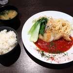 Youshoku Tsubakitei - 北海道産 真鱈のフライ　
      　～スパイシーチリトマトソースで～　※本日の日替り