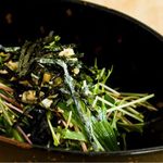 権八 - 権八サラダ(Gonpachi House Salad)700円　浅利、水菜、そばの芽とライトオイルドレッシング