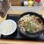 長寿うどん 本店 - 料理写真:肉うどん1半盛り680円