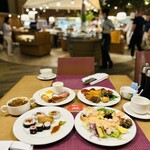 Shangri-La's Far Eastern Plaza Hotel - 