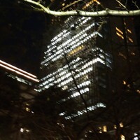 シグネチャー - ホテル裏手より