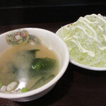 Cheju Horumon Souke Haruban - 千切りキャベツと味噌汁