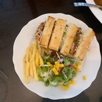 喫茶アンフィニ - カツサンド。