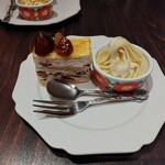 グリルキャピタル東洋亭 ポルタ店 - 栗のミルクレープ