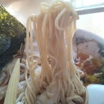 ラーメン屋 金次郎 - ザ・ラーメンの麺リフト