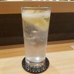 Sushi Tomi - レモンサワー　880円