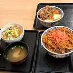 吉野家 - 牛丼(並)+野菜サラダセット、牛丼(特盛)+お新香セット、牛すき丼(並)