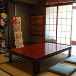 八幡屋 - お茶屋当時のままのお座敷をレンタル（1時間5,000円/室）しています。