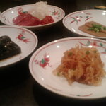 ディンディン　前菜の盛り合わせ