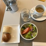 Dining＆Bar LAVAROCK - サラダ&パン&スープ