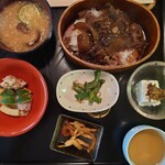 大和牛 丼の店 件 - 料理写真:スペシャルどんぶり定食。