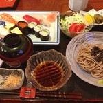 末廣寿司 - 冷やしおろしそばセット
      お寿司メイン