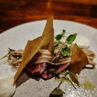イル ネッビオ - 石見ポークと栗のクリーム、コーヒーチップ、全部一緒にいただくととっても美味しかった！山羊のクリームチーズは初めてでした。