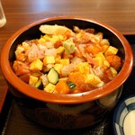 駒鮨 - バラちらし丼