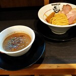 Tonkotsu Chuukasoba Gantare - 