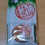 日新製菓 - 『下仁田ねぎみそ煎』572円。