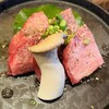 炭火焼肉 白山 - 特上の厚切りタン