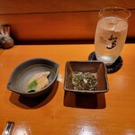 東寿司 - もずく酢、たらこ