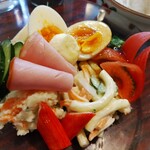 丸千葉 - 生野菜、とはいえ内容充実豪華絢爛。