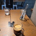 ゴンノ ベーカリー マーケット - ホットコーヒーが先に出てきてしまいました