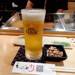 Tachigui Dokoro Chokotto Sushi - ビールとお通し