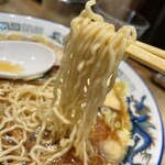 東京ラーメンショー 極み麺 - 縮れ細麺はスープの温度で食感の変化も楽しい