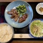 Sumiyaki Gyuu Tan Akabee Bunt En - 牛たんサガリ定食（中）