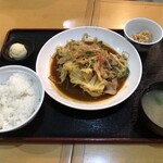 すすきの食堂  - 豚ばら野菜炒め定食（みそ）＊納豆，ポテトサラダ
