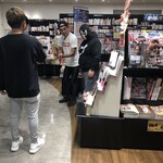 ミライヤ ブックマーク ラウンジ カフェ ヒモンヤ - わぁ！リアルにエガちゃん。