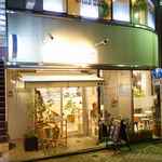 ウッドベリーズ - 程なくしてウッドベリーズマルシェへと到着します。