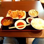 京都 北山餃子 - ボリューム満点の餃子定食