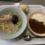 古澤ラーメン - ランチセット　塩ラーメン、ビーフカレー、野菜マカロニサラダ　780円