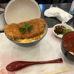 Atsugiritojinai Katsudon Roku Katsu - 