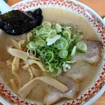 Ramen Daikou - チャーシューラーメン味噌 950円(税込)。﻿ (チャーシュー脂身多めの切り落とし、ネギ多め)﻿ ライス少々 100円(税込)。