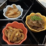 いしどりや懐食 新亀家 - 虎杖のおかか煮､蓮根と金平牛蒡､牛肉時雨煮