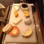 アールピーアール - デザートはチーズ盛り合わせを