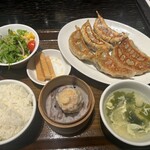 紅虎餃子房 - 1150円