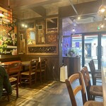 湘南韓国料理GOKAN - 店内は観光地の食堂としては、それほど大箱ではない　内装は韓国料理屋っぽくないかも