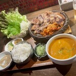 湘南韓国料理GOKAN - ランチのサムギョプサル定食　ランチメニューの中で一番野菜多め、且つパンチがあって良い