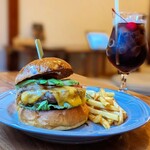 KAKUMEI Burger & cafe - 