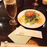 廣東料理 民生 ヒルトンプラザウエスト店 - 秋の冷菜サラダ仕立て　サーモン入り